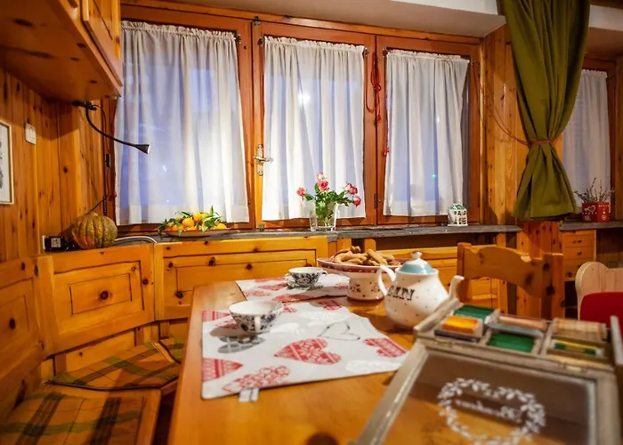 Casa-chalet, In Centro A Courmayeur! 库马约尔